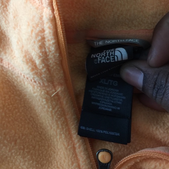 XL "The North Face" 1/4 zip pull over - Picture 3 of 3