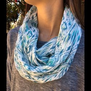 American Eagle Infinity Scarf