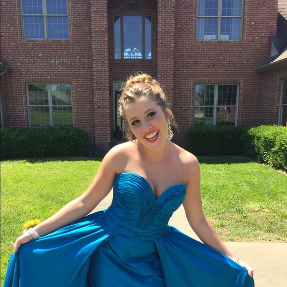 Jovani Dresses & Skirts - Stunning 2016 Jovani prom/pageant gown, size 4