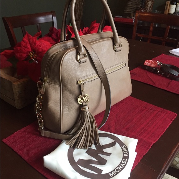 MK tan purse - Picture 2 of 4