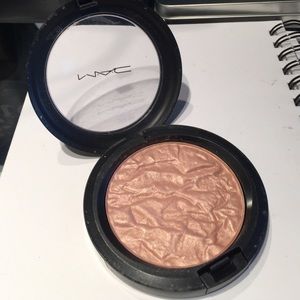 MAC Highlight Powder in Rose Ole