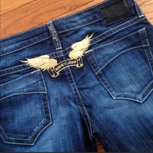 Robin's Jean Marilyn