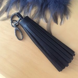 Black leather tassel keychain🖤