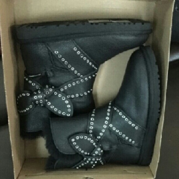 UGG BOOTS