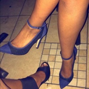 💙BCBG Navy Blue suede Pump💙 Sz 8.5