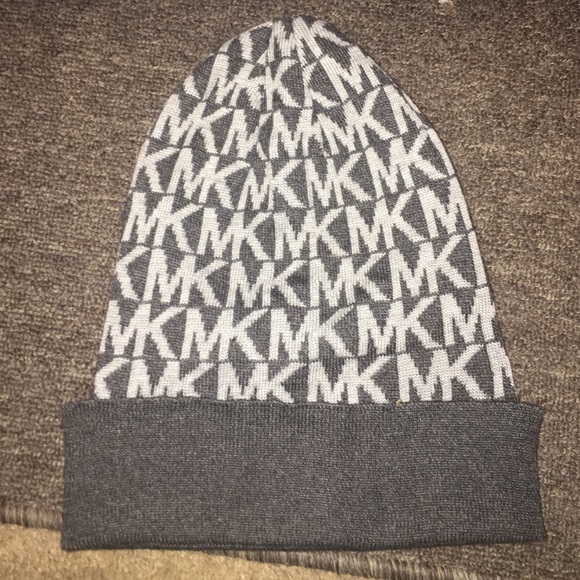 MK hat