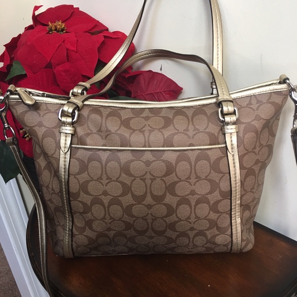 🌺🎀 Sold!!! Coach Authentic Peyton Signature Tote - Picture 2 of 4