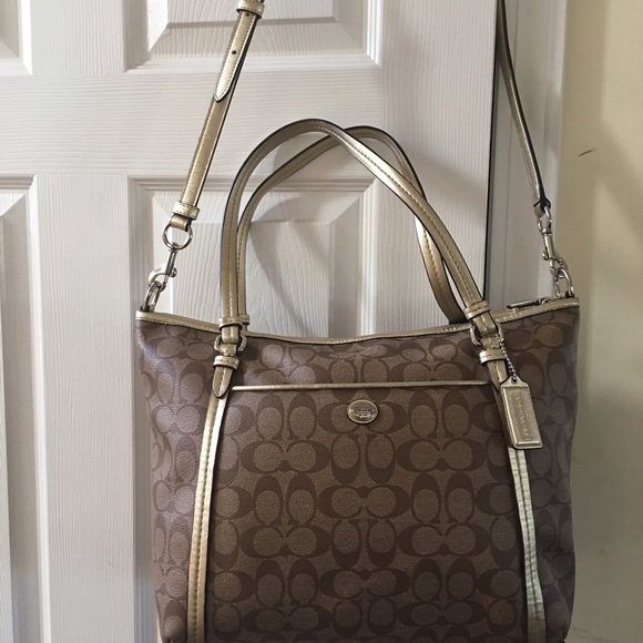 🌺🎀 Sold!!! Coach Authentic Peyton Signature Tote - Picture 4 of 4