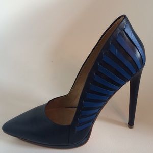 L.A.M.B. "Nydia" pumps