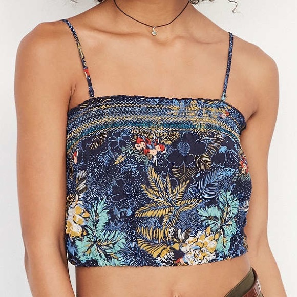 NWT UO Tropical Floral Smocked Cropped Cami Kinley - Picture 3 of 4