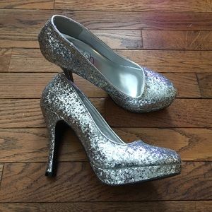 Glam sparkle pumps ✨