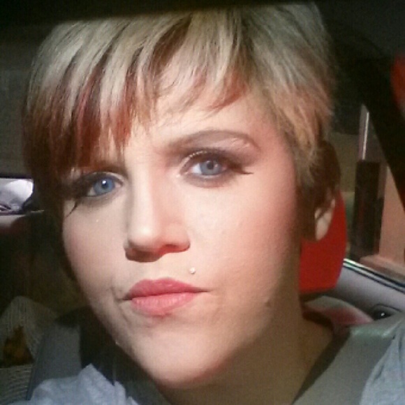 Meet your Posher, Michelle - Picture 1 of 1