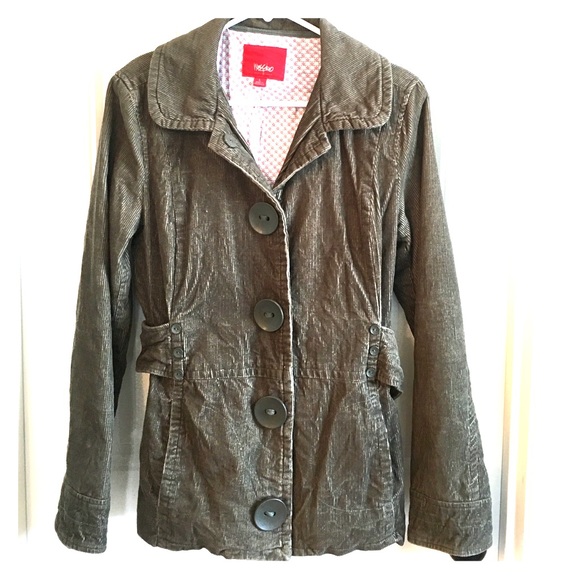 Olive green corduroy lightweight jacket.