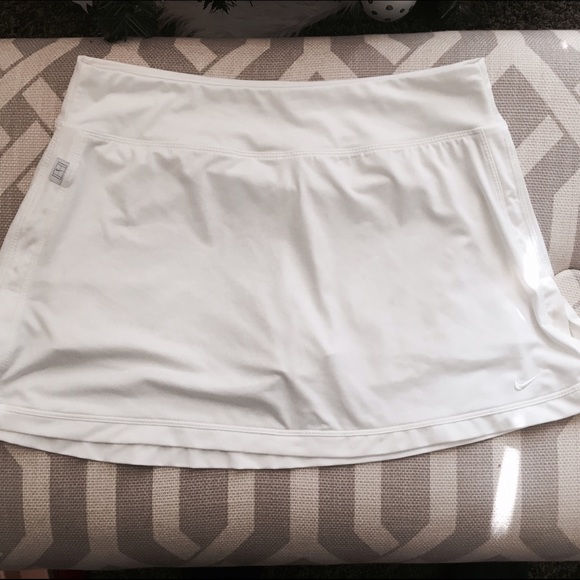 CLOSET SALE  White Nike Tennis Skirt/Skort
