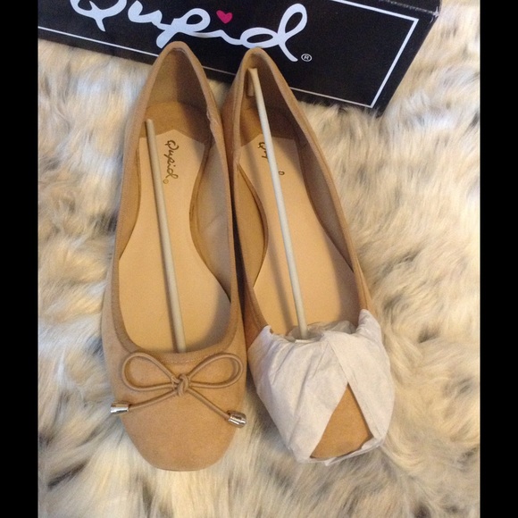 Adorable flats