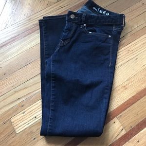 Gap dark wash Always skinny jeans in 27 short