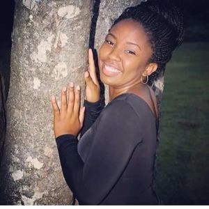 Meet your Posher, Crescentia