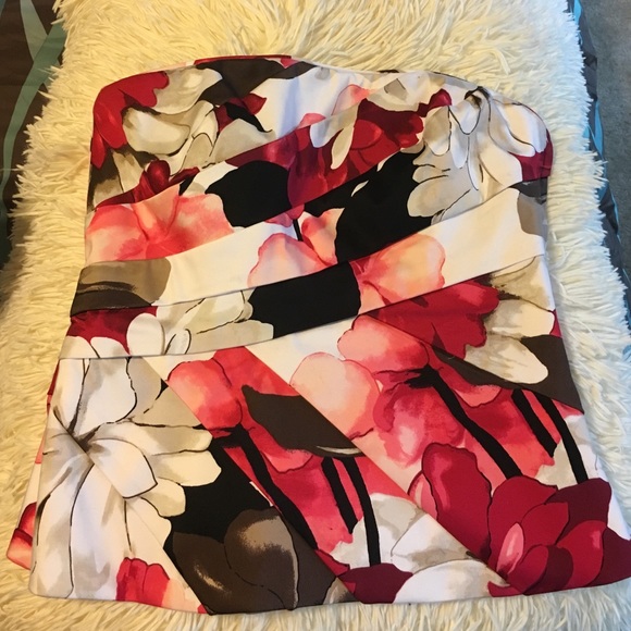 BEAUTIFUL WHBM strapless top