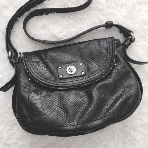 Marc by Marc Jacobs Handbags - SOLD❗📷📷Marc Jacobs Totally Turnlock Natasha