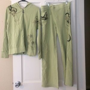 Green sweatshirt / sweats track suit