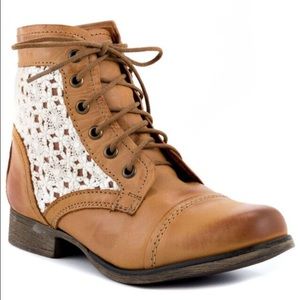 FINAL PRICE ~ Steve Madden Thundr-C Booties