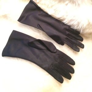 Shiny gloves to wrist. Black size small or medium