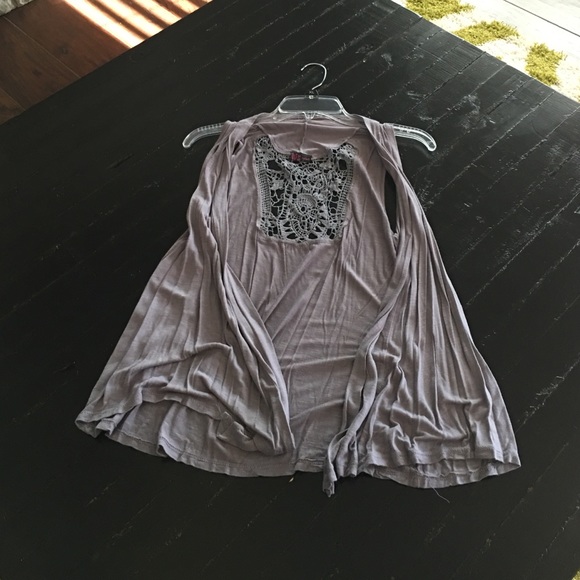 Sleeveless cardigan