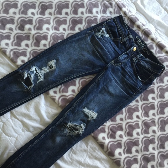 American Eagle ripped skinny jean