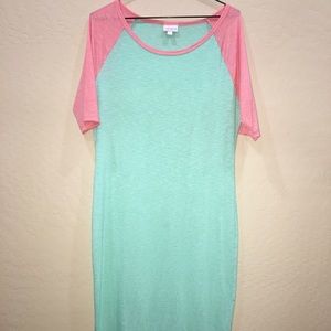 Super cute LuLaRoe Julia dress