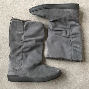 Nike suede boots with back zipper