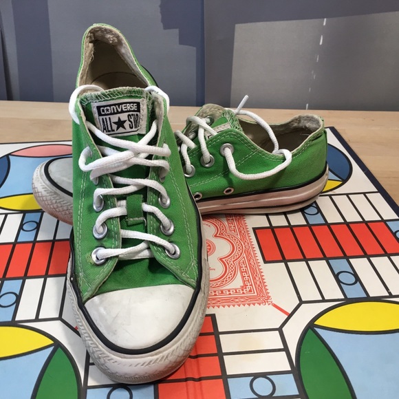 Fun Green Converse ! Size 7 women's