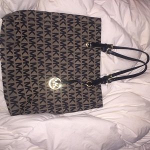 Michael Kors MK tote