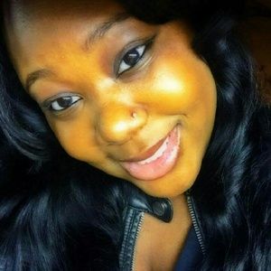 Meet your Posher, Karlisa