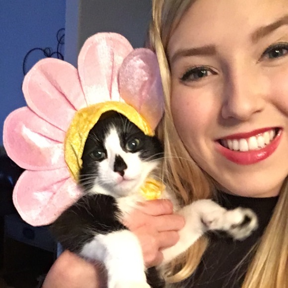 Meet your Posher, Sara - Picture 2 of 2