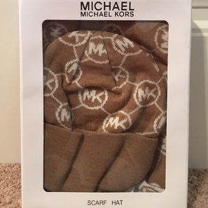 Michael Kors scarf set