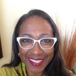 Meet your Posher, Lois