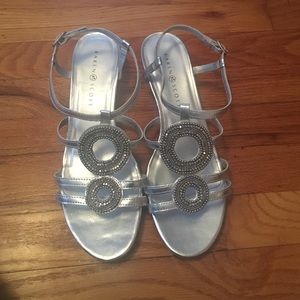 Karen Scott wedge shoe
