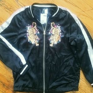 H&M Jackets & Coats - H&M Tiger Embroidered Bomber Jacket H&M Jackets & Coats - H&M Tiger Embroidered Bomber Jacket