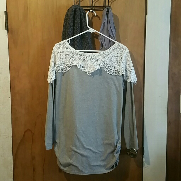 Cold shoulder - Picture 2 of 4