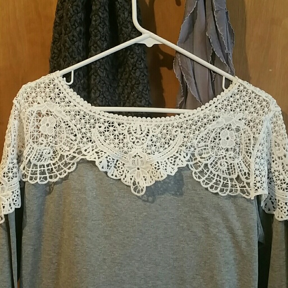 Cold shoulder - Picture 3 of 4