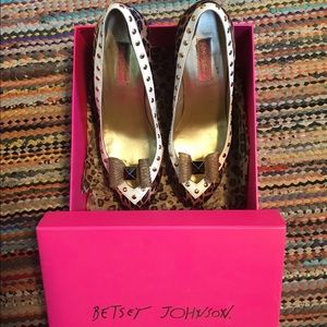Betsey Johnson leopard pump w/ stud embellishments