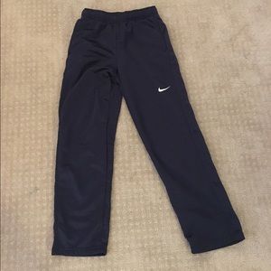 Kids therma-fit Nike sweatpants