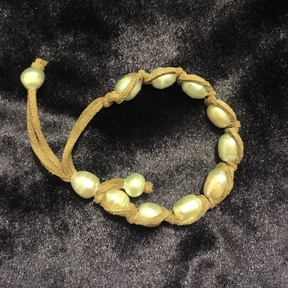 Pearl bracelet
