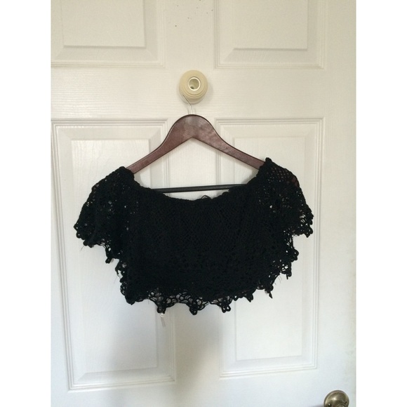 black lacy cropped blouse - Picture 2 of 2