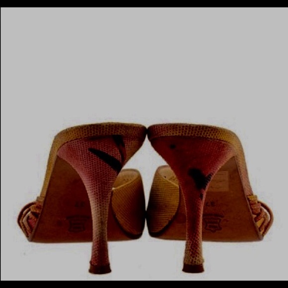 Gorgeous, Classic , Authentic Christian Dior Suede and Gold Kitten Mule Pumps - Picture 6 of 12