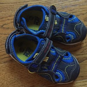 Stride rite made to play boys shoes