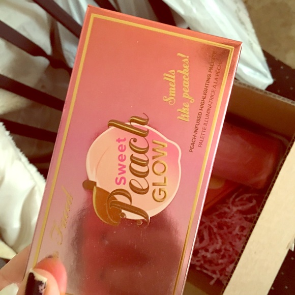 Too faced peach glow pallete