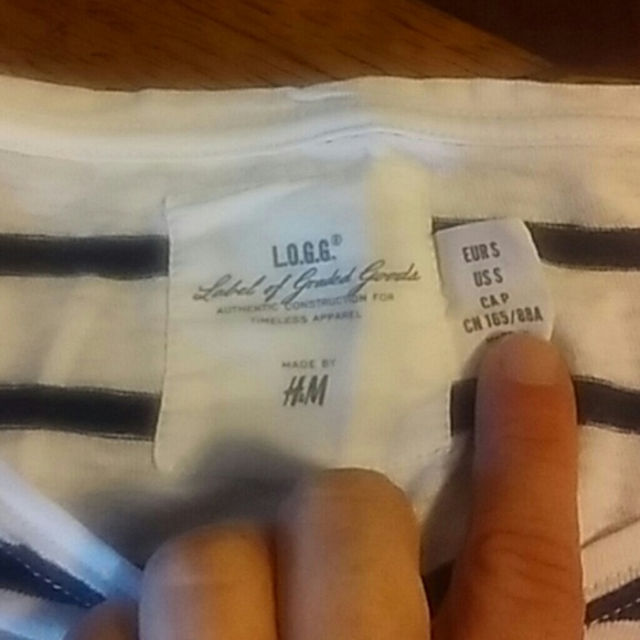 H & M Top - Picture 2 of 3