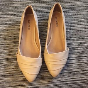 Nude pointed toe flats