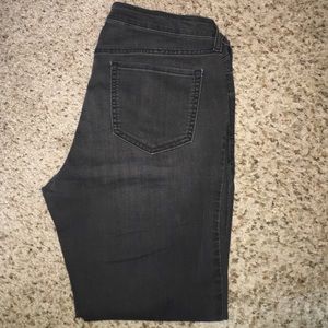 LIKE NEW Old Navy Rockstar 16R gray skinny jeans
